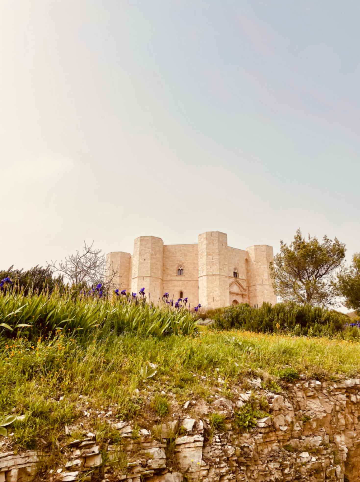 Castel del Monte aus der Ferne